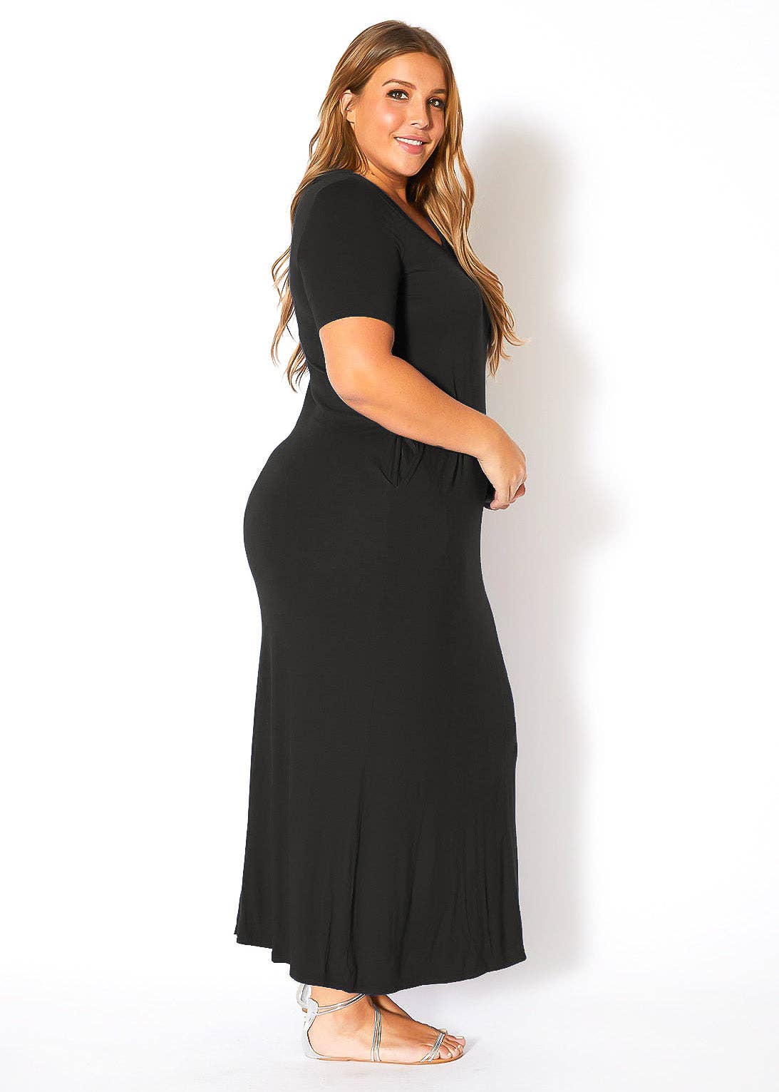 Bella Curvy/Plus Size V-neck Short Sleeve Maxi Dress With Pockets