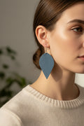 Pendientes Sven con forma de lágrima de mezclilla azul medio